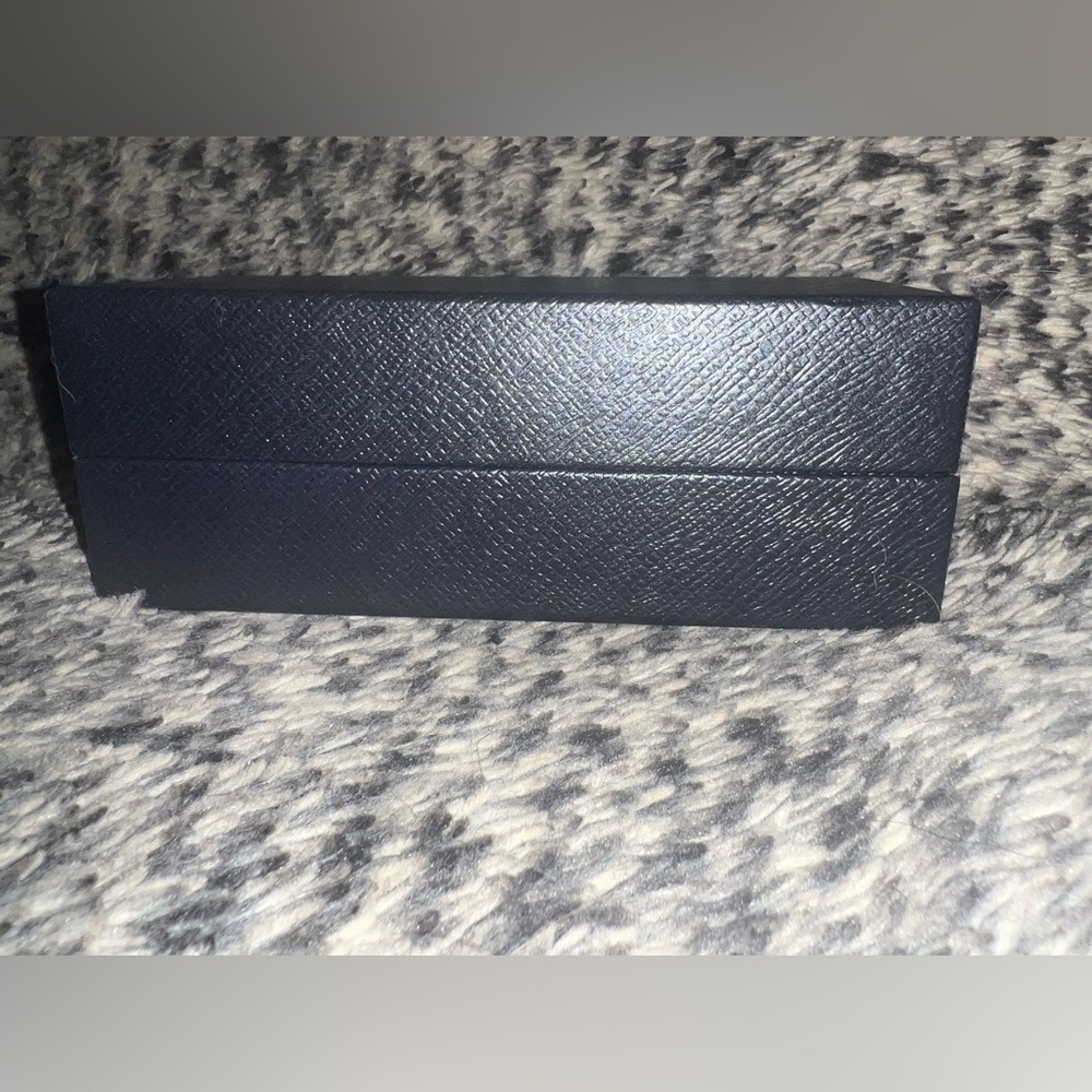 Prada Box with strap 🖤✨ - Picture 4 of 8